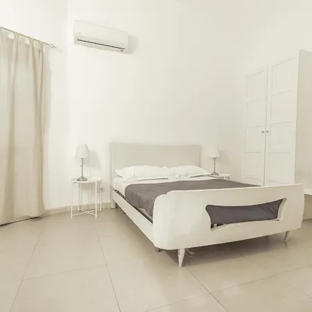 Zefnea House * Катания