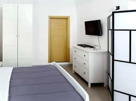 Апартаменты Zefnea House